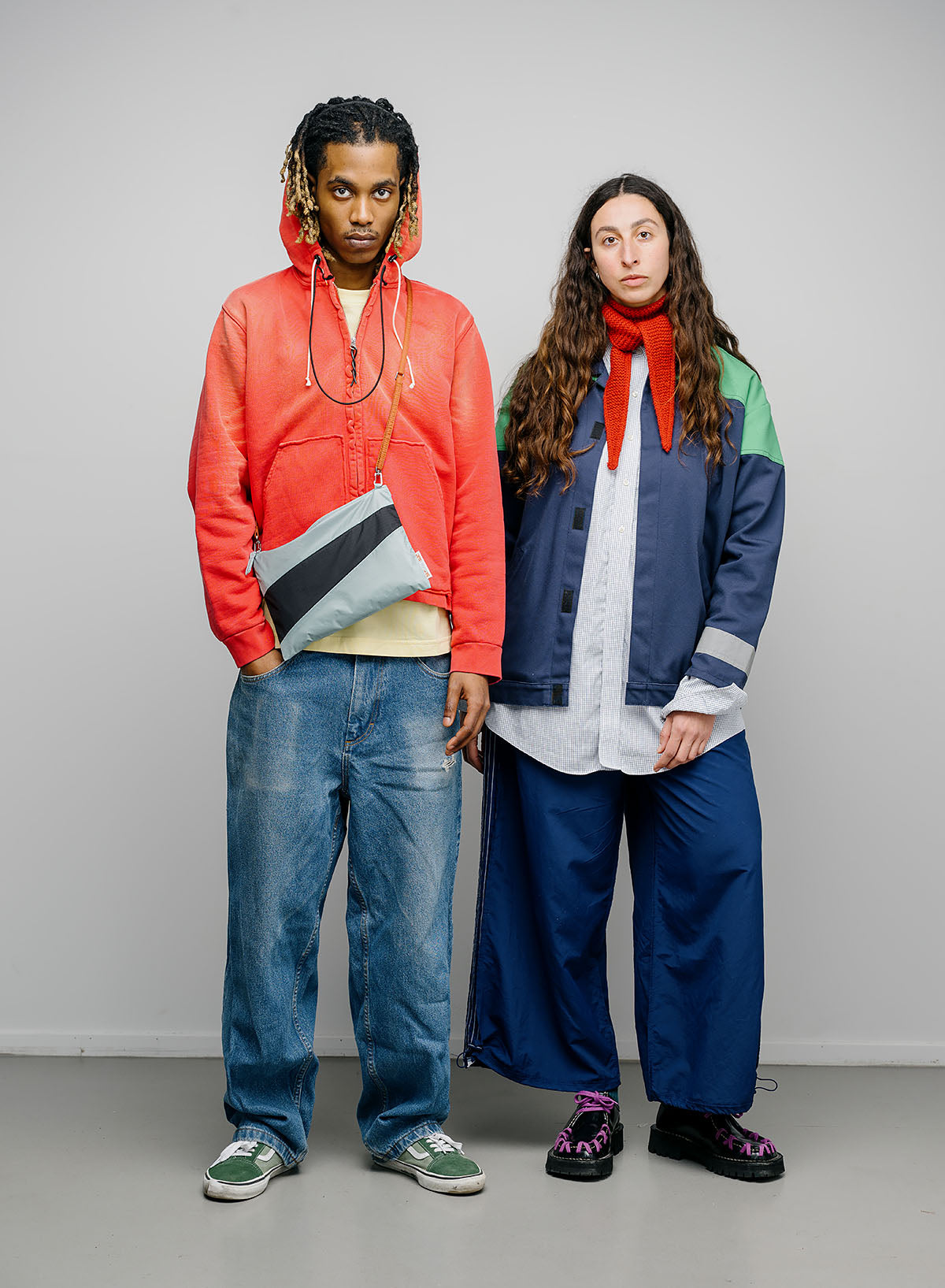 SUSAN BIJL Surf Spray & Black Medium Pouch