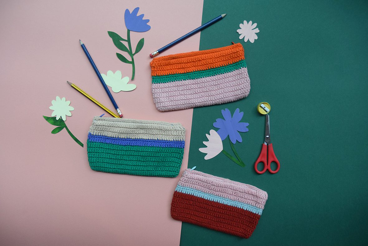 GLOBAL AFFAIRS Crochet Pouch Green