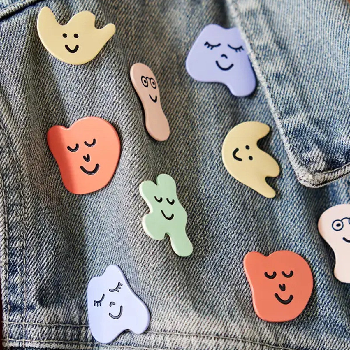 GLOBAL AFFAIRS Puddle Pin Pink