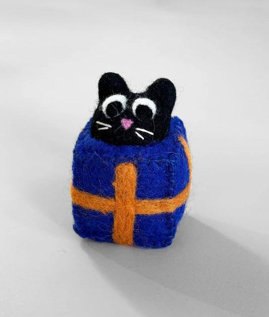 ELLIOT KRUSZYNSKI Roland Cat Hanging Decoration