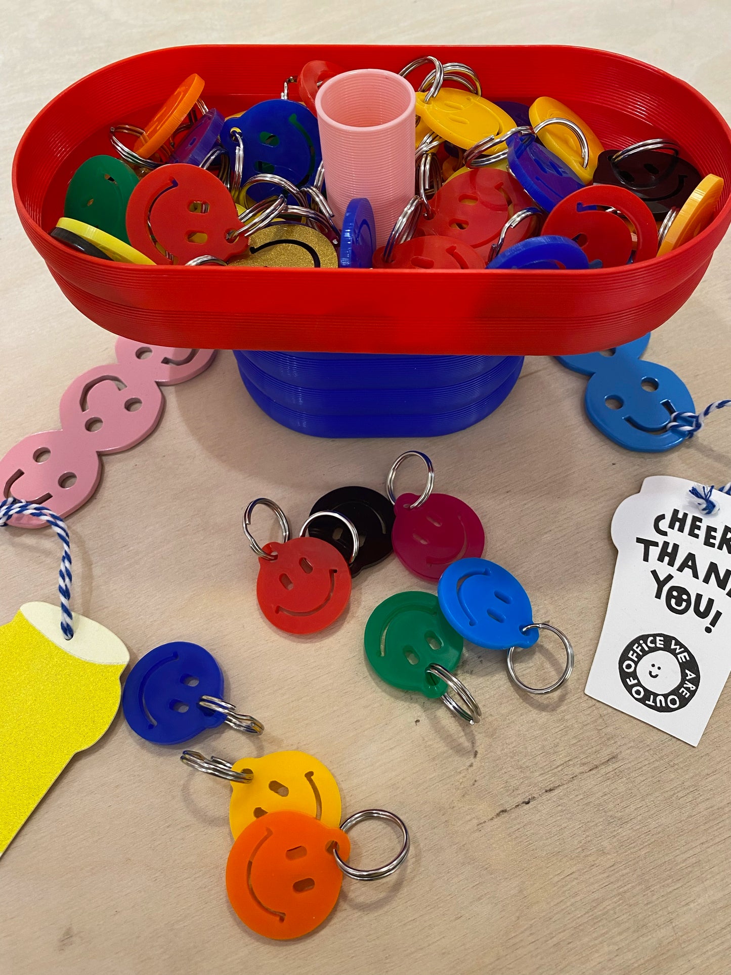 MO MAN TAI Smiley Keyring