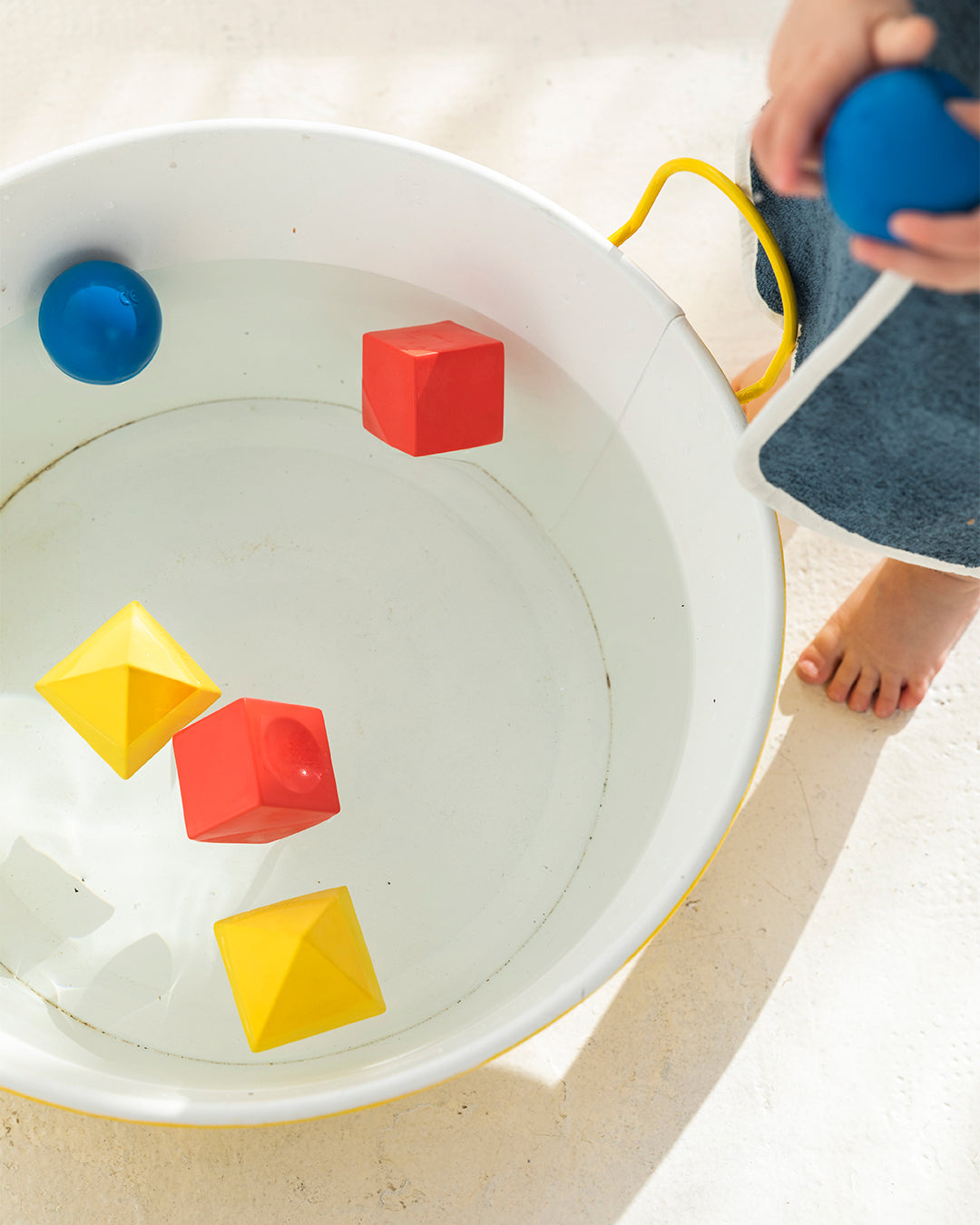 OLI & CAROL Bauhaus Floating Blocks