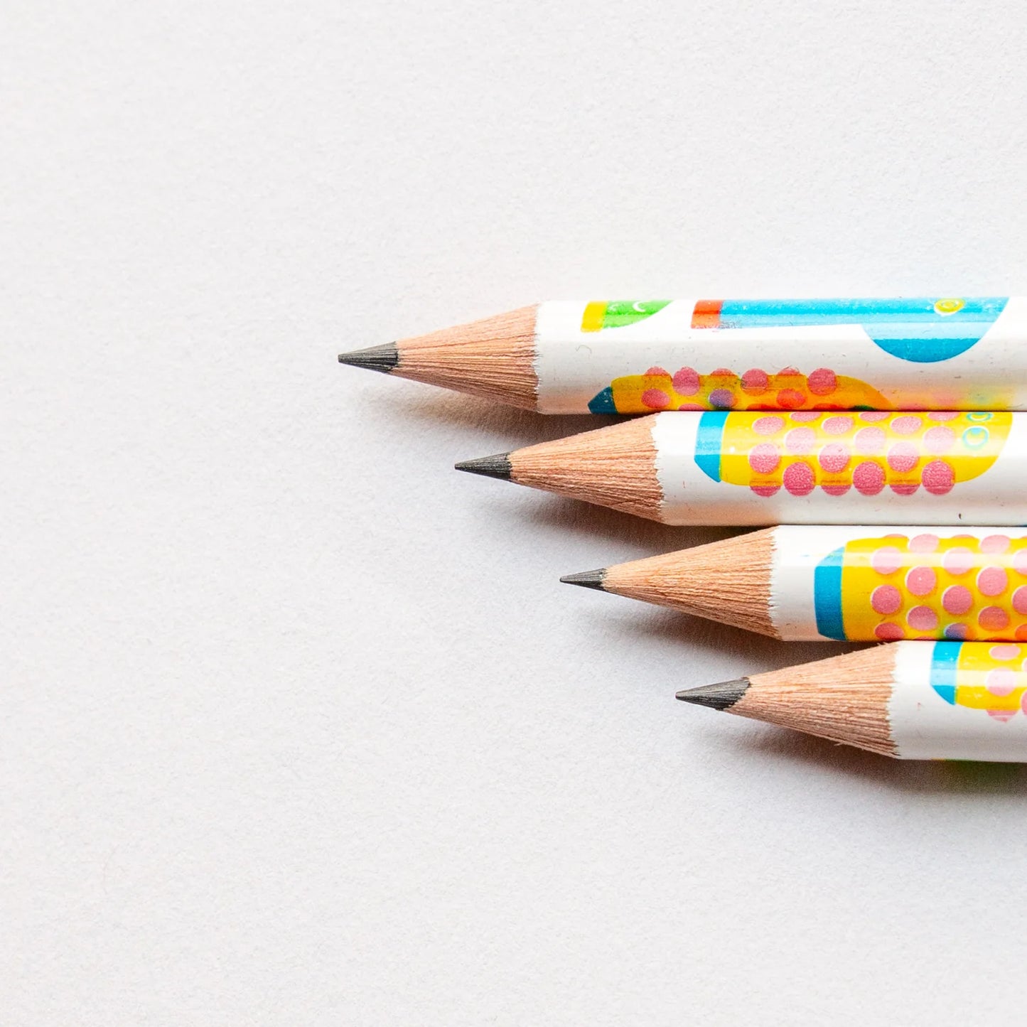 STUDIO ARHOJ Pencil Retro Familia