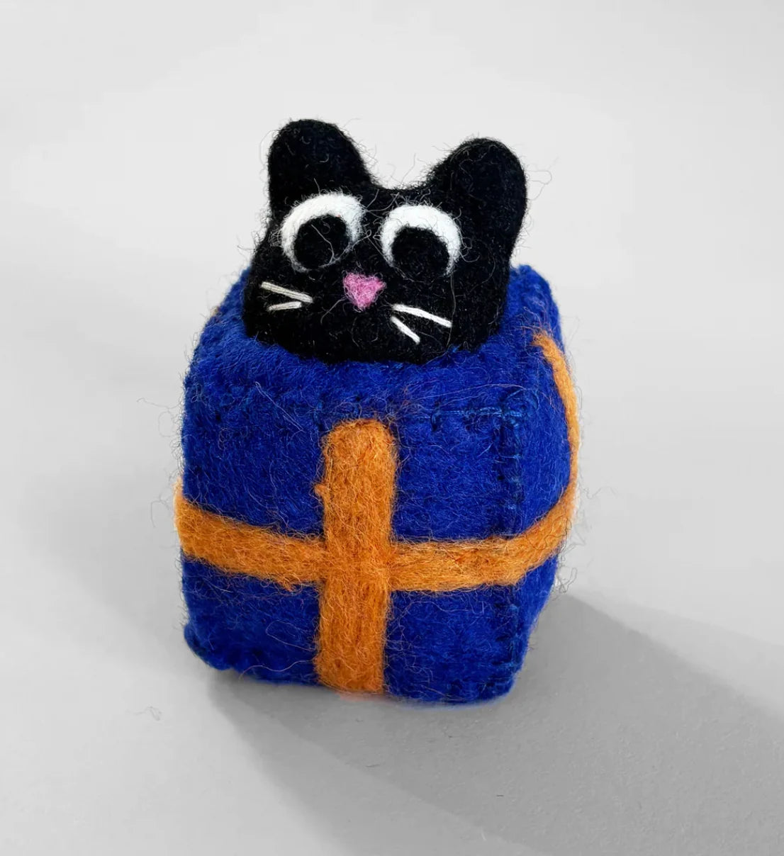 ELLIOT KRUSZYNSKI Roland Cat Hanging Decoration