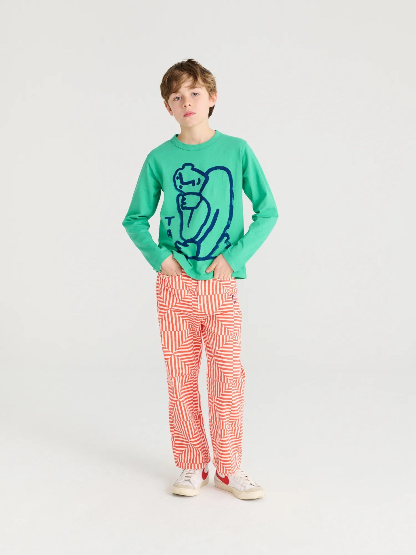 TRUE ARTIST Small Hug T-shirt