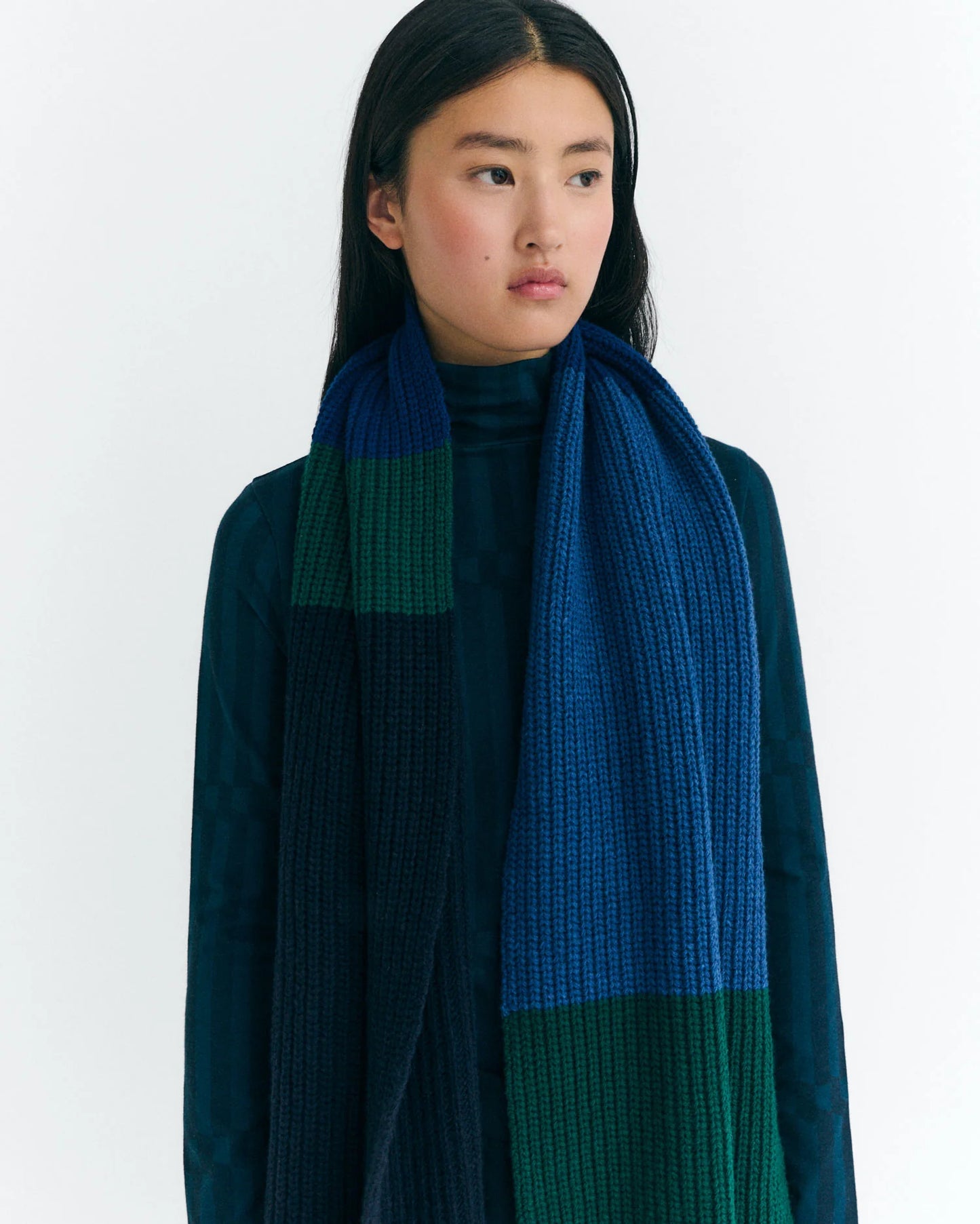 THINKING MU Ghede Scarf Green