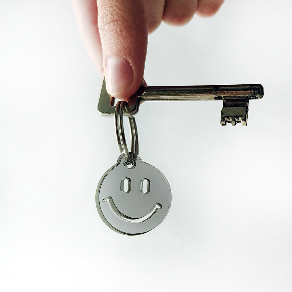 MO MAN TAI Smiley Keyring