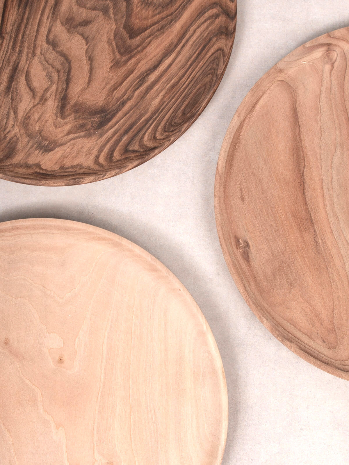 BOHEMIA DESIGN Walnut Wood Plate