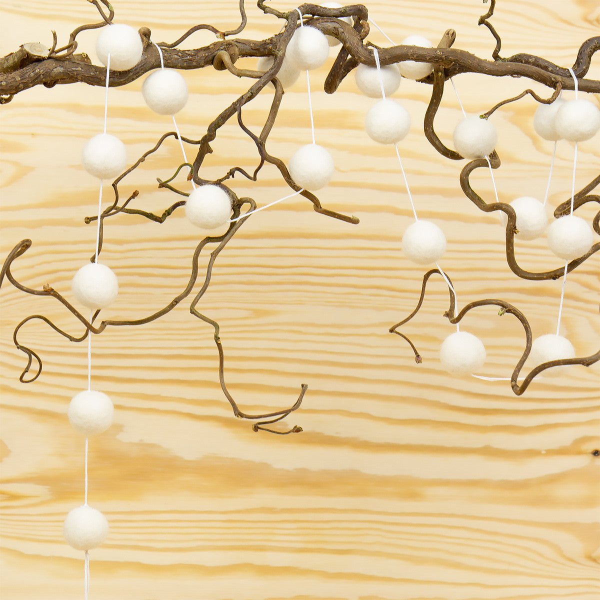 A WORLD OF CRAFT Snowball Garland